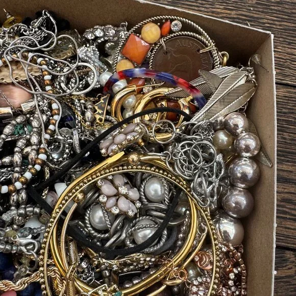 Over 4 lbs Mystery Jewelry Lot - Picture 4 of 8